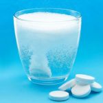 Efferalgan-500mg-tan-trong-nuoc