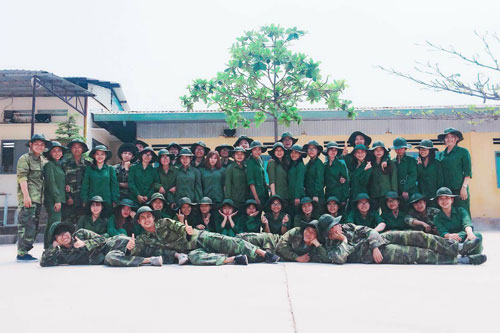 Sinh viên Cao đẳng Y Dược Pasteur tham gia khóa học quân sự