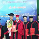 trao-bang-tot-nghiep-trung-cap-y-duoc-1