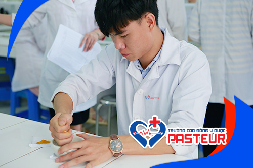 Y Dược Pasteur đào tạo gắn liền thực hành