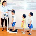 images813201_Tr6_Nhan_vien_y_te_FHTB