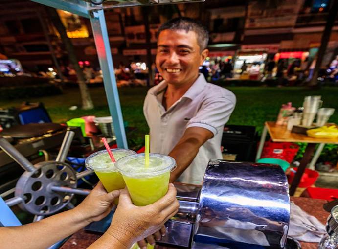 Nước mía là thức uống giải khát rất tốt trong mùa hè