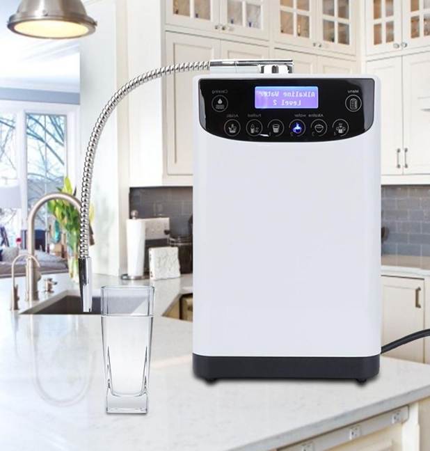 Quảng cáo: Máy tạo nước ion kiềm với niềm tin rằng đây là "bí quyết sống khỏe"
